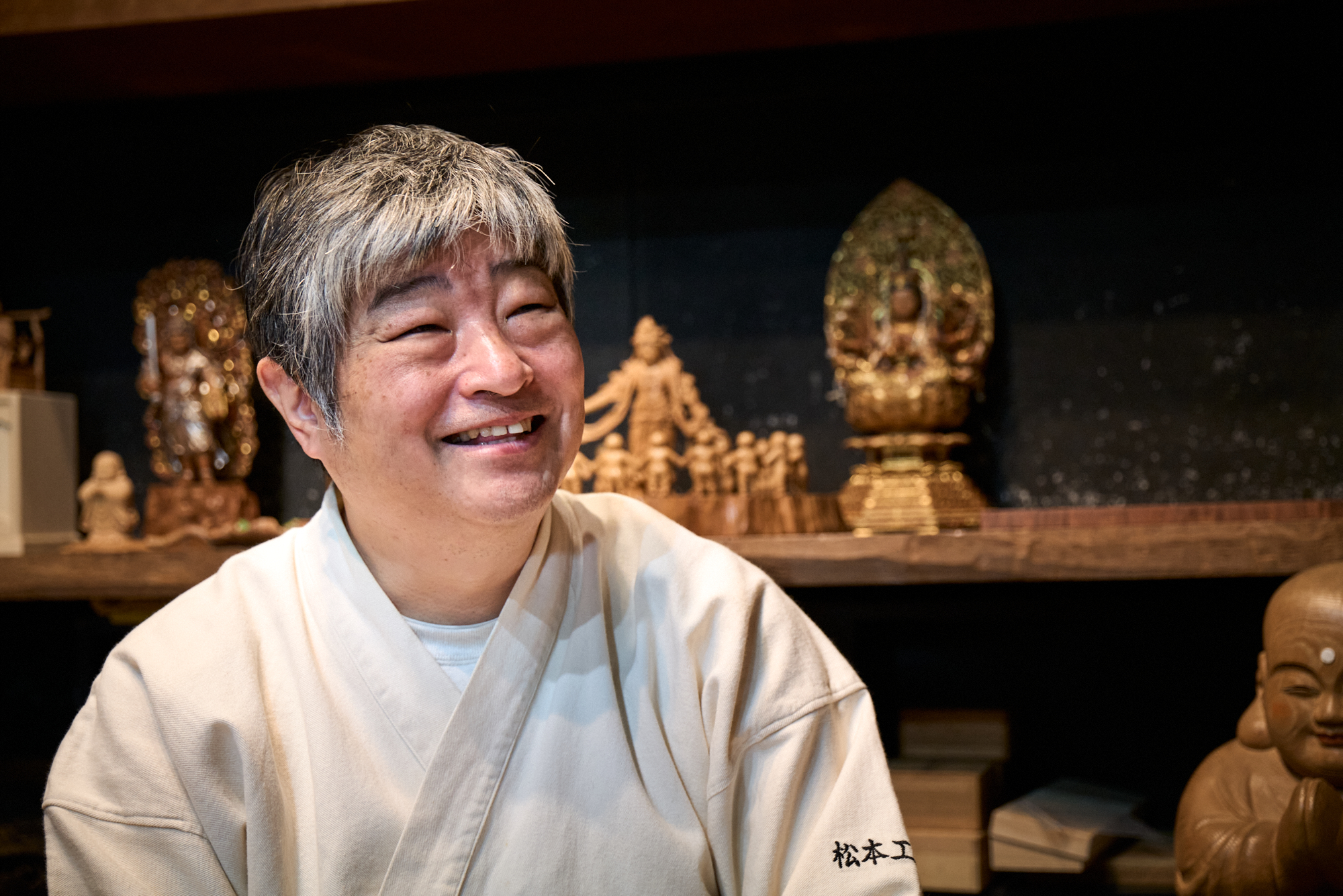 「松本明慶工房」を率いる松本明観さん。