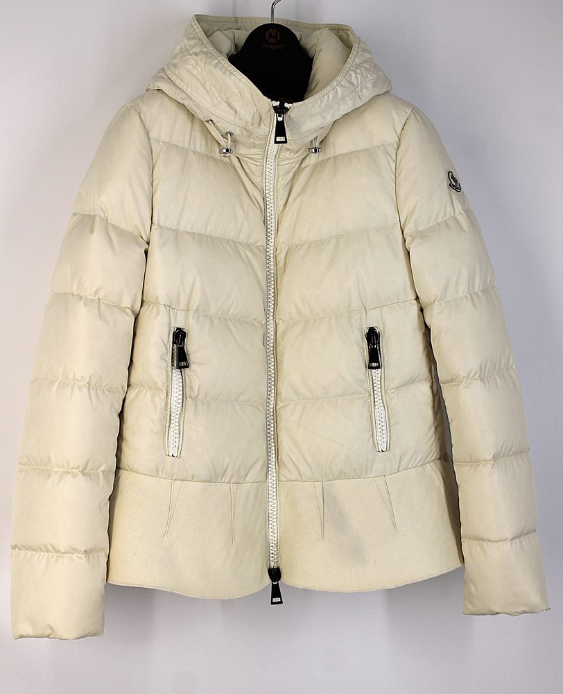 MONCLER ダウンジャンパーのケア後（after）の実物写真