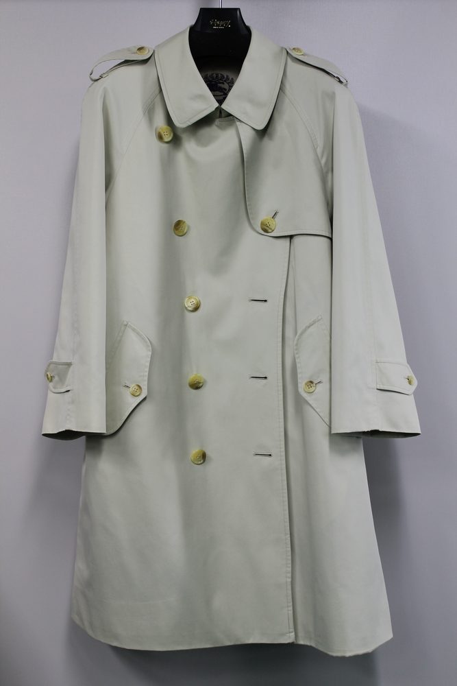 BURBERRY トレンチコートのケア後（after）の実物写真